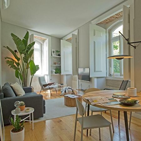 Update Urban Chic Flat In 19Th Century Building 2 Bedrooms & 2 Bathrooms & Ac Central Alfama District Лиссабон Экстерьер фото