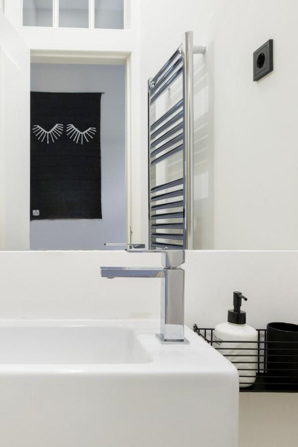 Update Urban Chic Flat In 19Th Century Building 2 Bedrooms & 2 Bathrooms & Ac Central Alfama District Лиссабон Экстерьер фото