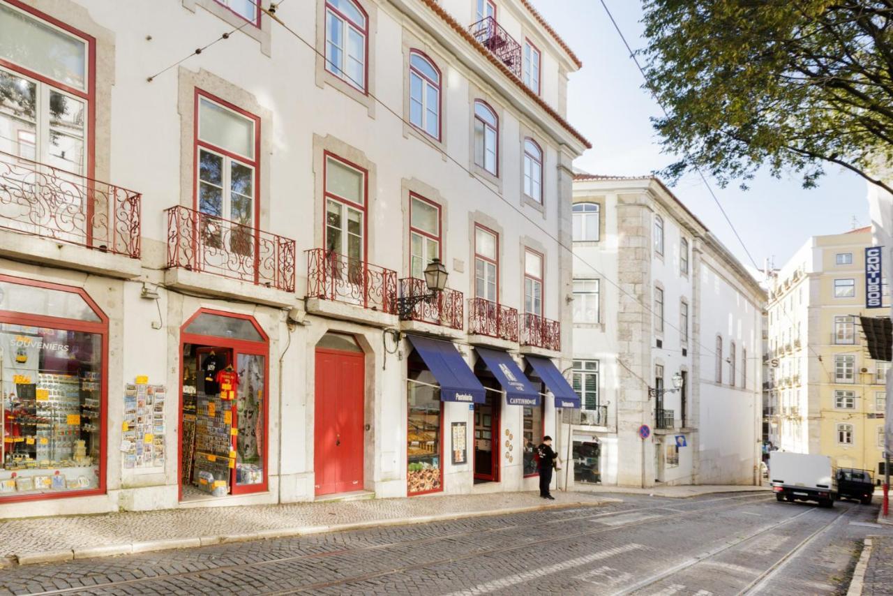 Update Urban Chic Flat In 19Th Century Building 2 Bedrooms & 2 Bathrooms & Ac Central Alfama District Лиссабон Экстерьер фото