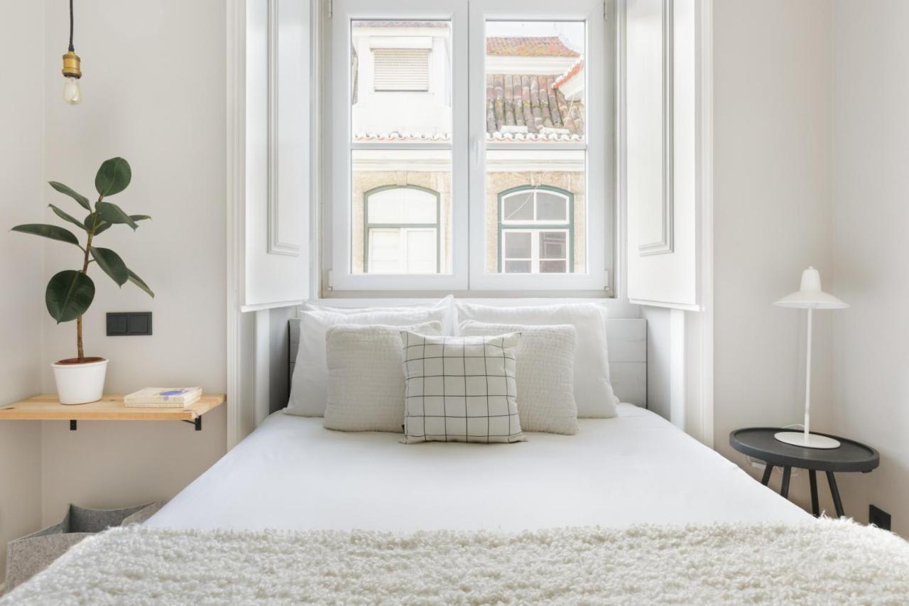 Update Urban Chic Flat In 19Th Century Building 2 Bedrooms & 2 Bathrooms & Ac Central Alfama District Лиссабон Экстерьер фото