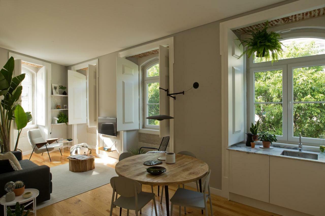 Update Urban Chic Flat In 19Th Century Building 2 Bedrooms & 2 Bathrooms & Ac Central Alfama District Лиссабон Экстерьер фото