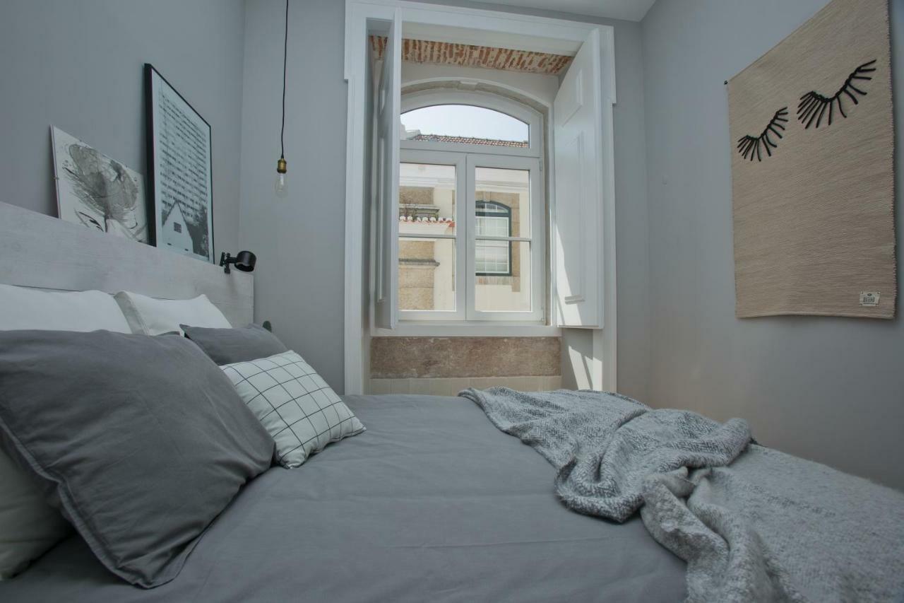 Update Urban Chic Flat In 19Th Century Building 2 Bedrooms & 2 Bathrooms & Ac Central Alfama District Лиссабон Экстерьер фото