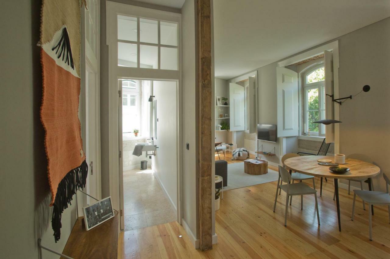 Update Urban Chic Flat In 19Th Century Building 2 Bedrooms & 2 Bathrooms & Ac Central Alfama District Лиссабон Экстерьер фото