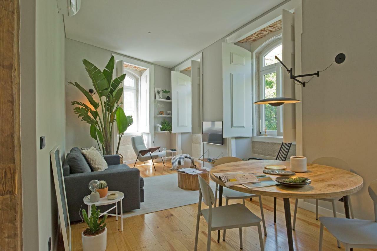 Update Urban Chic Flat In 19Th Century Building 2 Bedrooms & 2 Bathrooms & Ac Central Alfama District Лиссабон Экстерьер фото