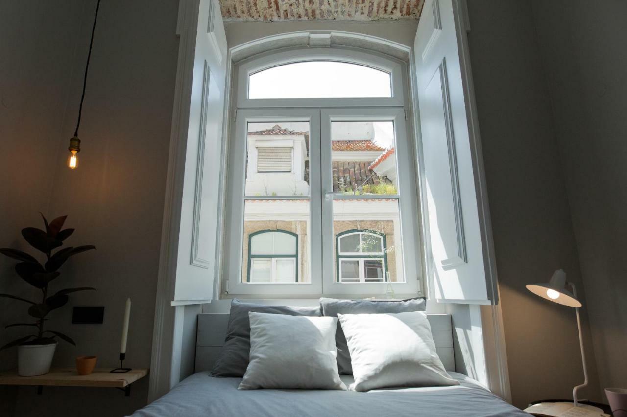 Update Urban Chic Flat In 19Th Century Building 2 Bedrooms & 2 Bathrooms & Ac Central Alfama District Лиссабон Экстерьер фото